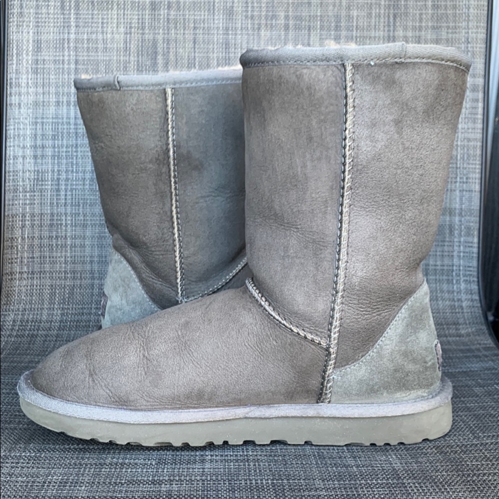 UGG Classic Short II Gray Winter Boots Women’s size 6 - Picture 8 of 11